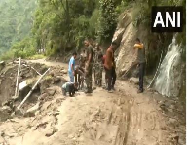 हिमाचल: बादल फटने की घटना में मरने वालों की संख्या आठ हुई, लापता 45 लोगों की खोज के लिए अभियान जारी